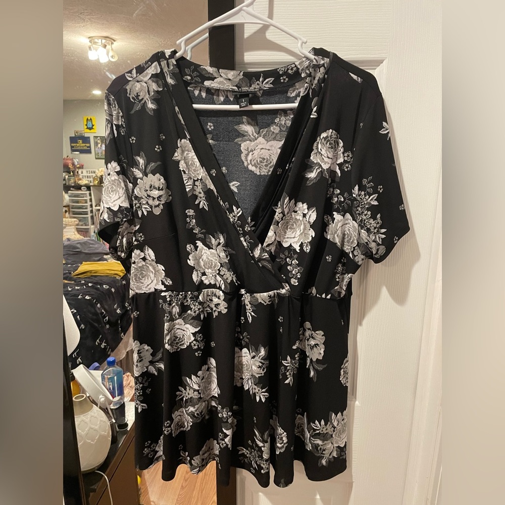 White rose top